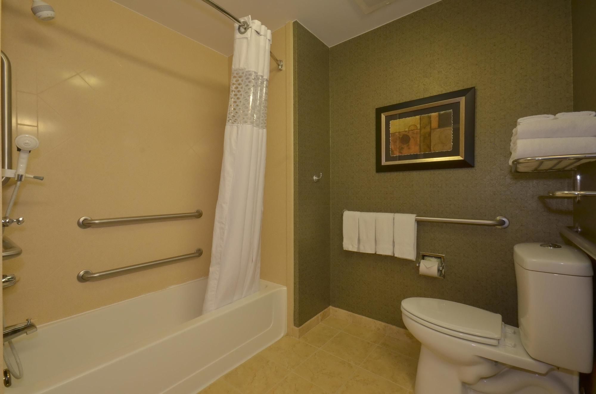 Фото Hampton Inn Bryant