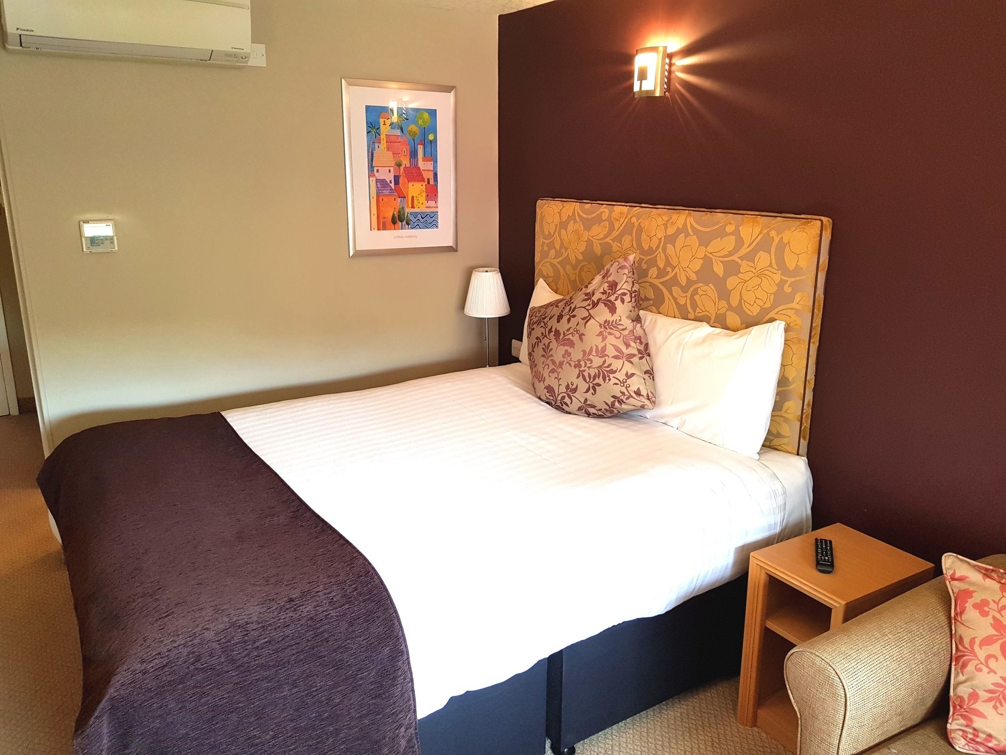 Фото Antoinette Hotel Wimbledon