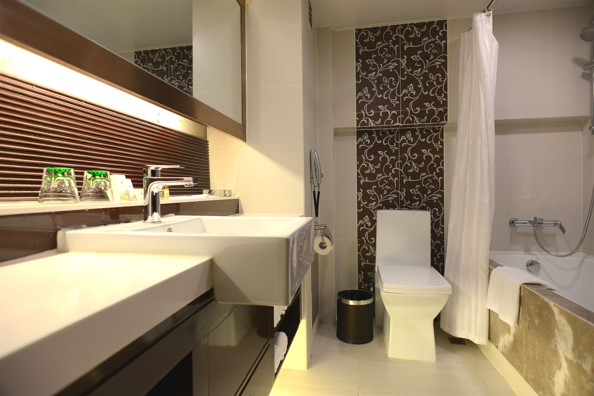 Фото Metropole Hotel