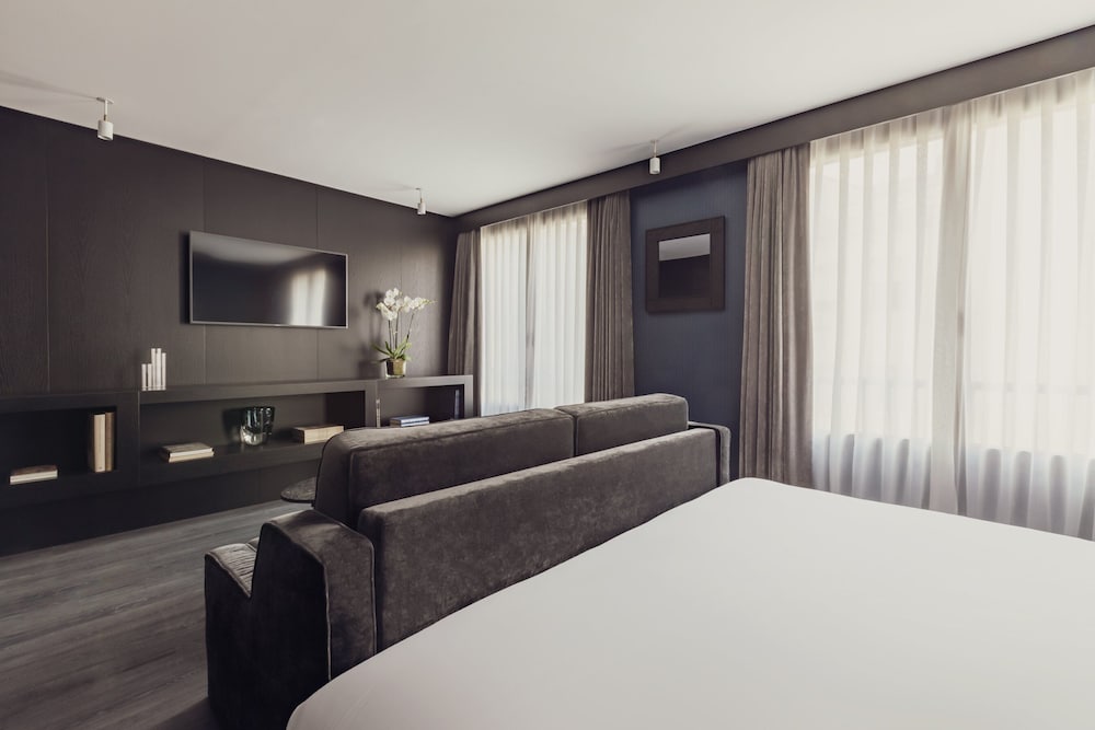 Фото The Pavilions Madrid