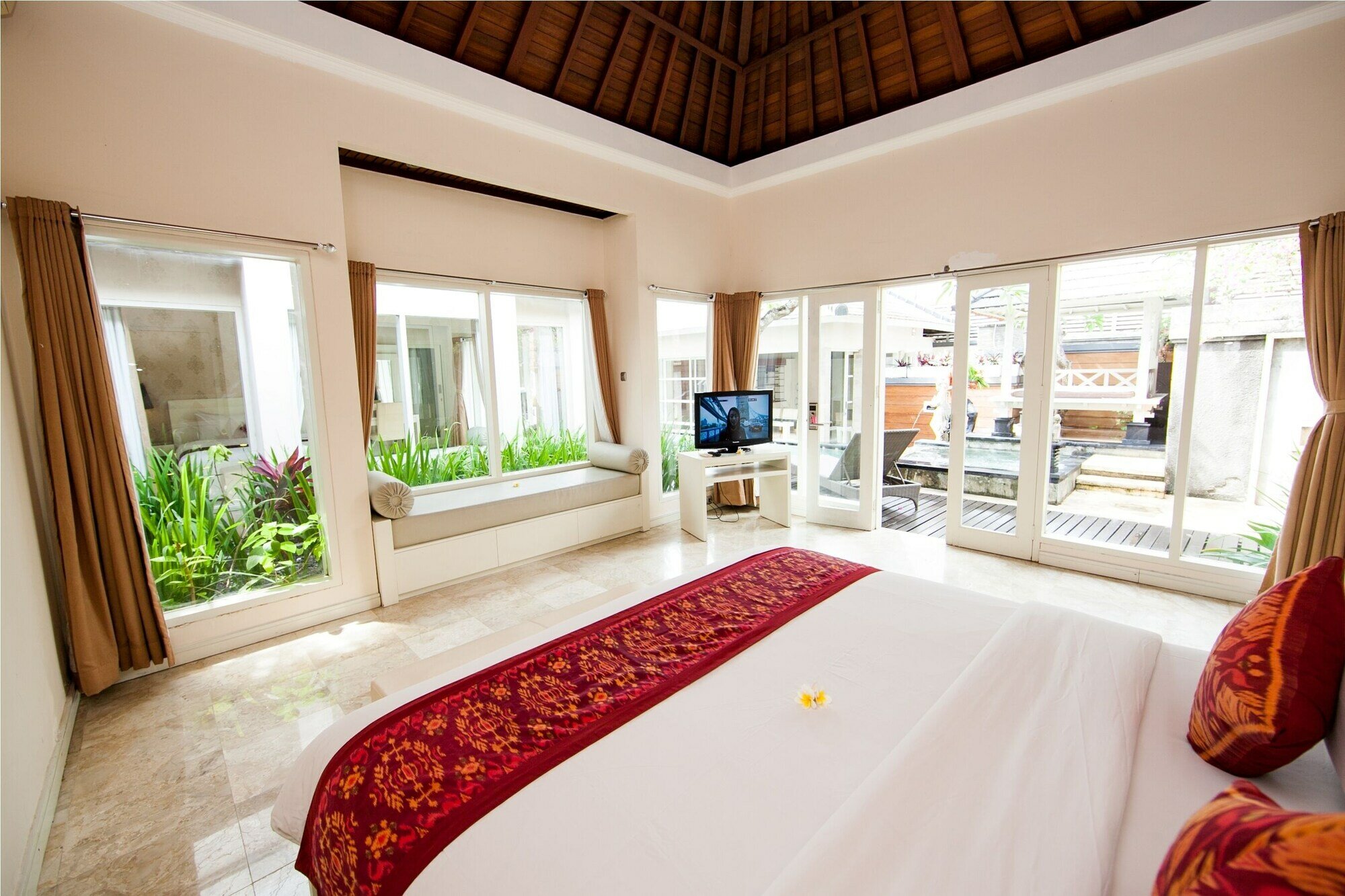 Фото Bugan Villas