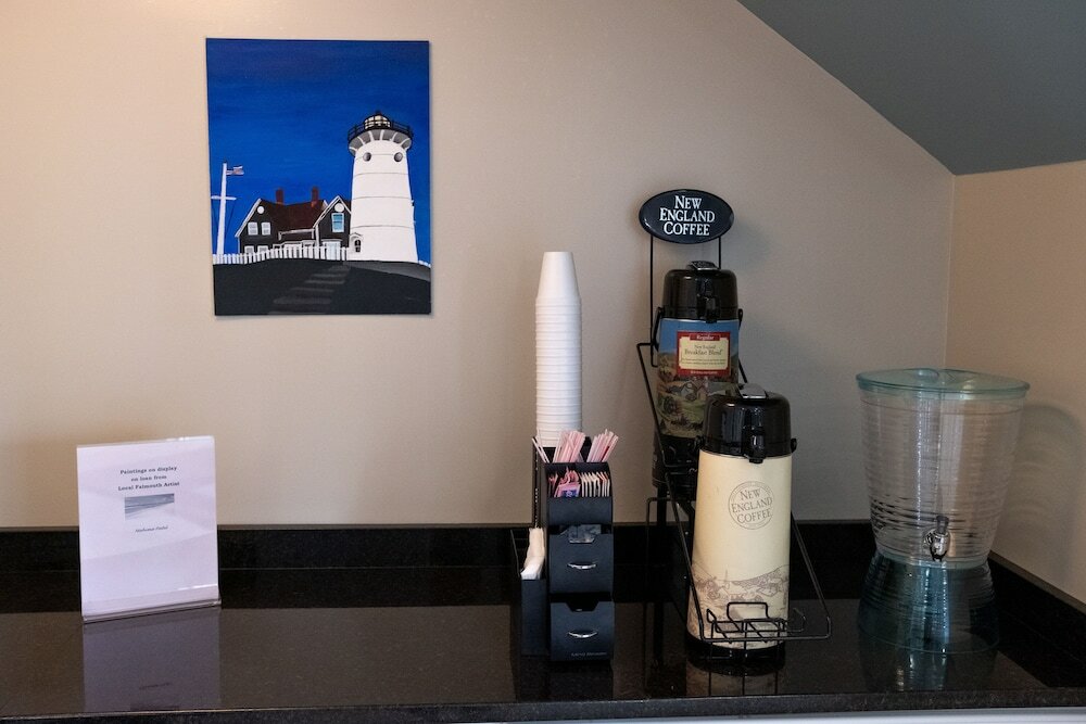 Фото Admiralty Inn & Suites