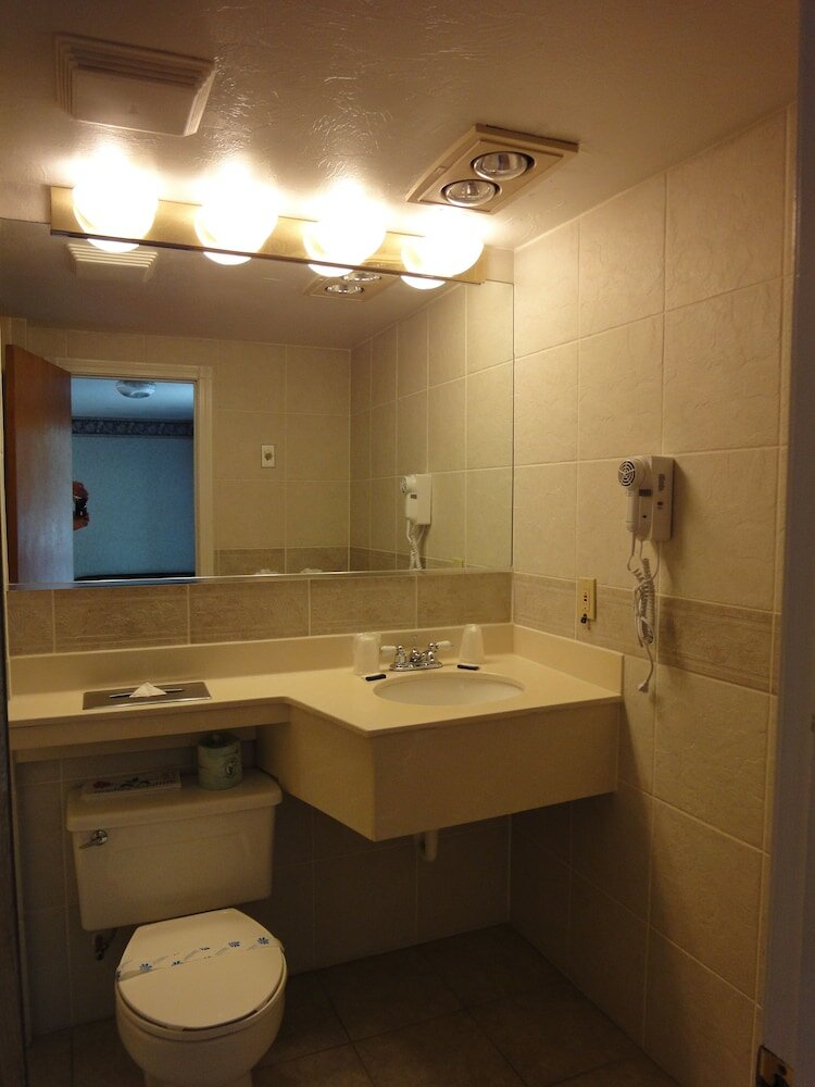 Фото Hyannis Travel Inn