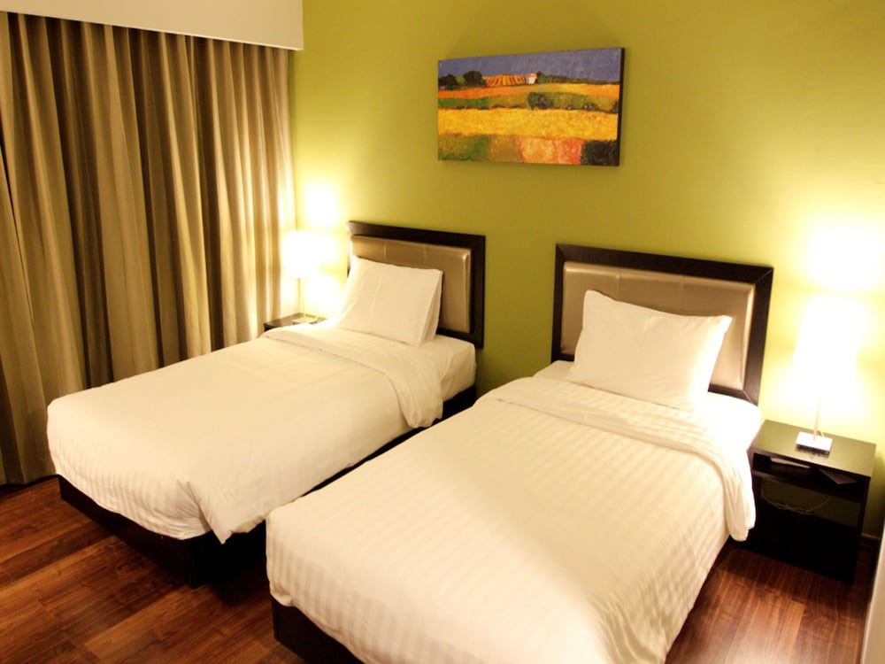 Фото The Brunei Hotel