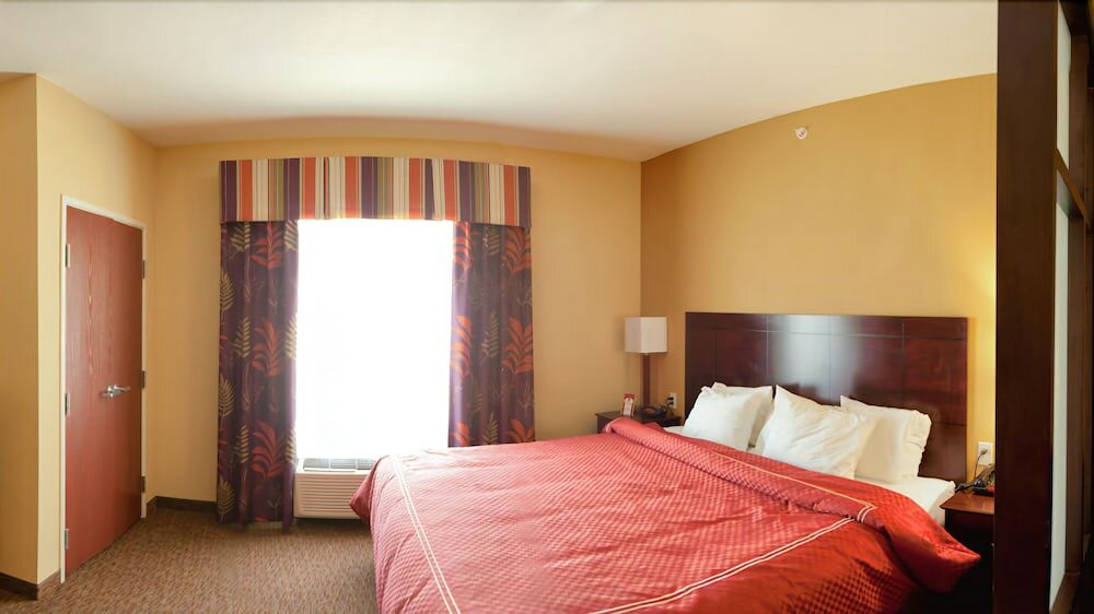 Фото Comfort Suites Pecos