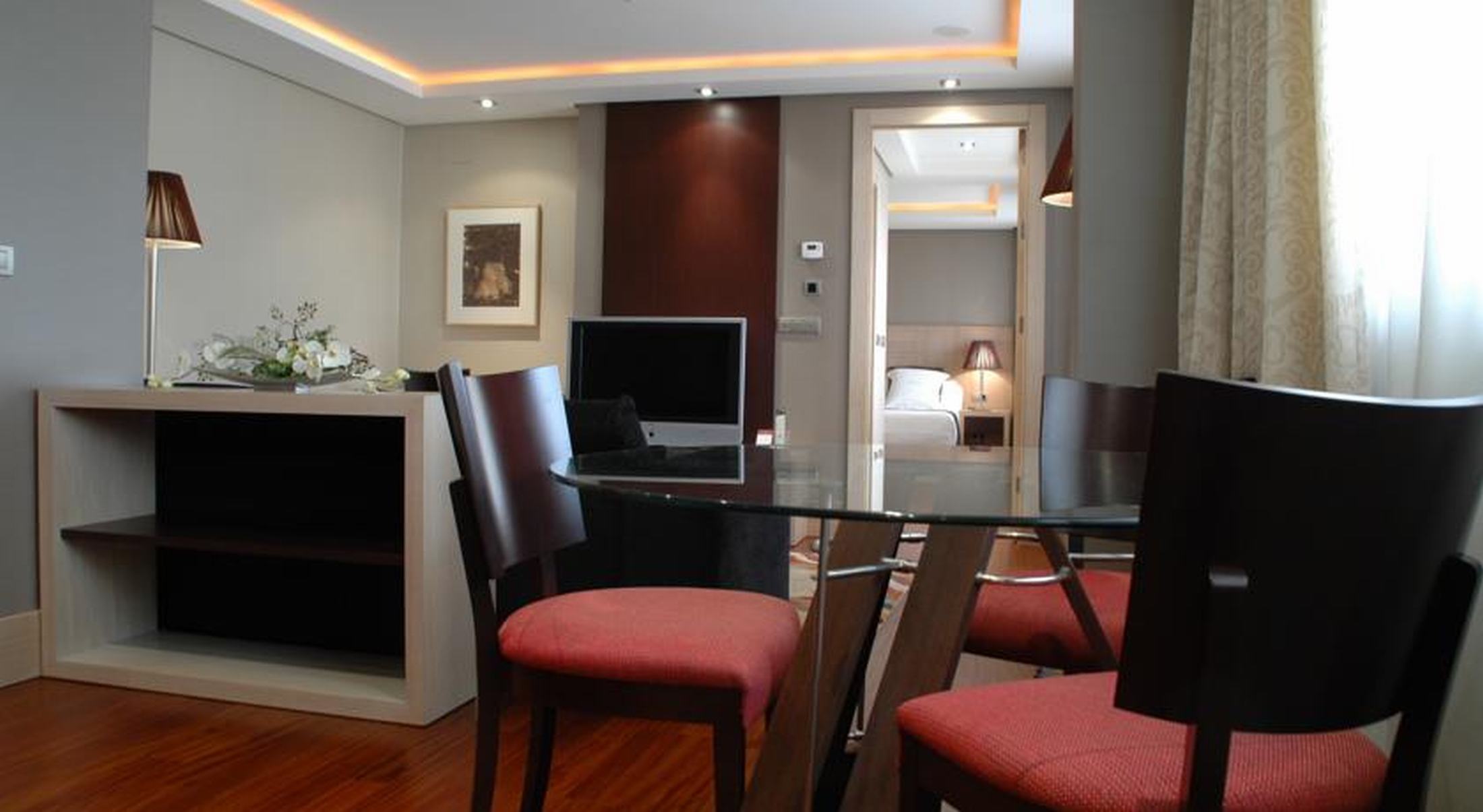 Фото Washington Parquesol Suites & Hotel