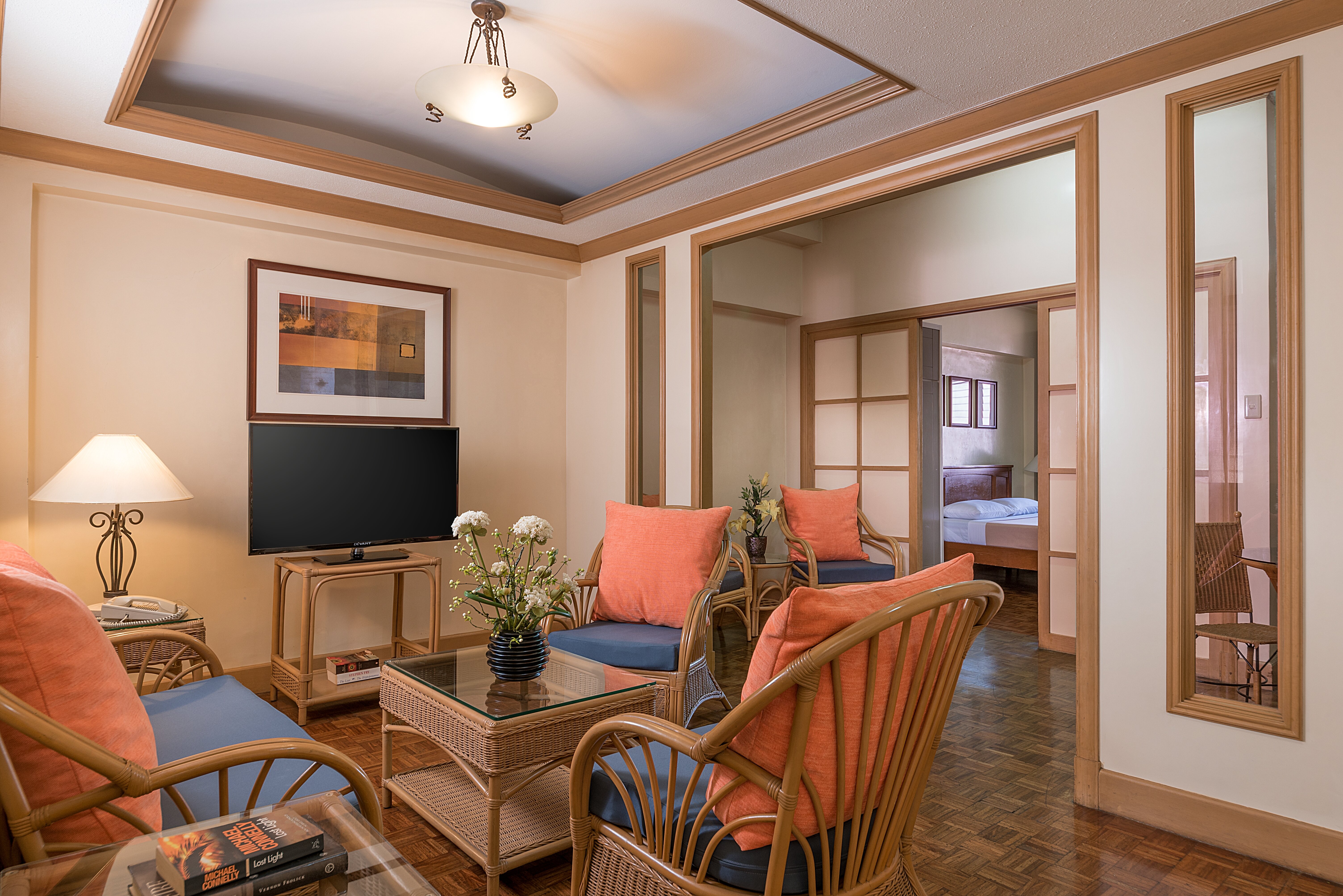 Фото Tropicana Suites