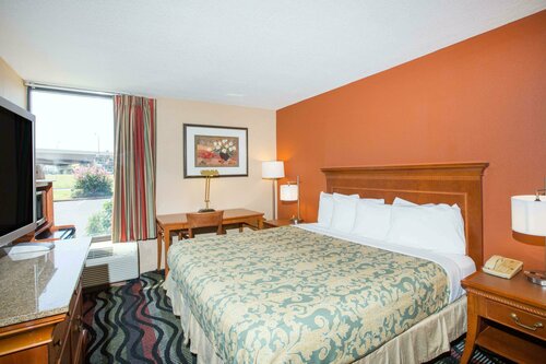 Гостиница Super 8 by Wyndham Myrtle Beach/Market Common Area в Миртл-Бич