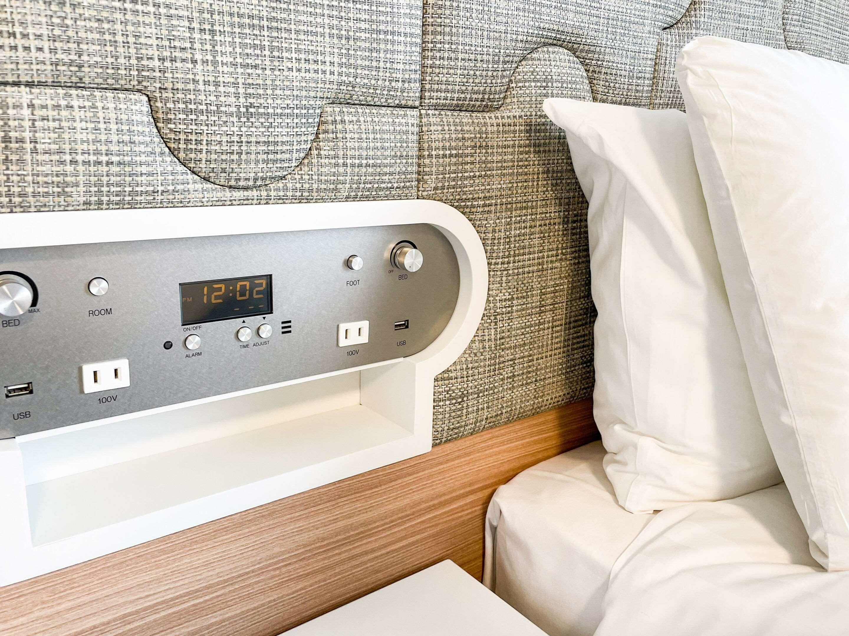 Фото Comfort Suites Tokyo Bay