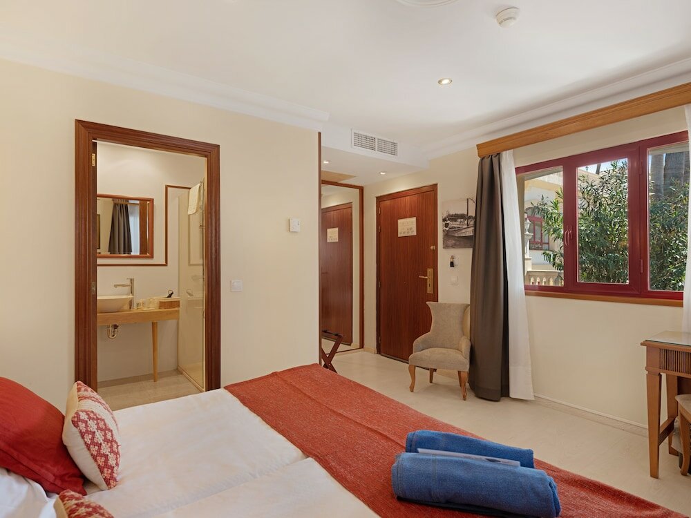 Фото Отель Ciutat Jardi