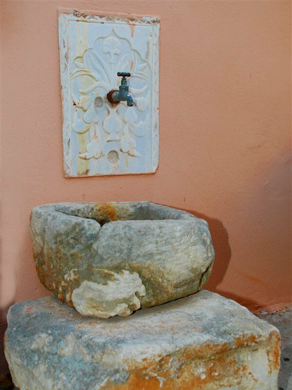 Фото Kasteli Suites