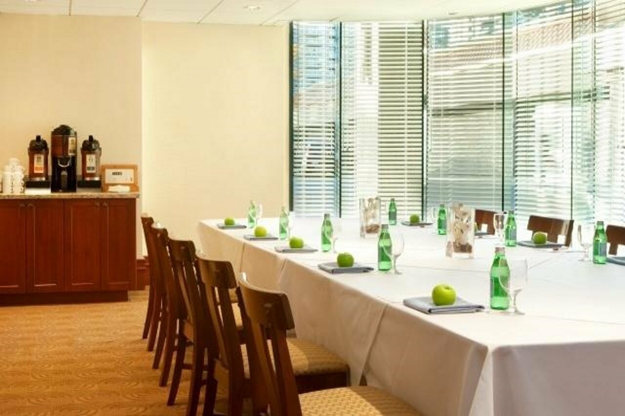 Фото Vancouver Airport Marriott