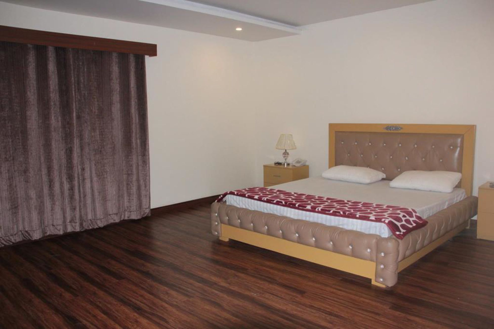 Фото Grand Millennium Hotel