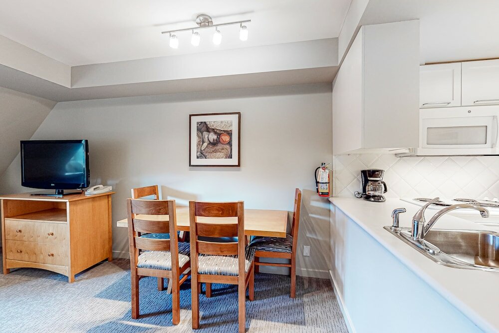 Фото Whistler Peak Lodge