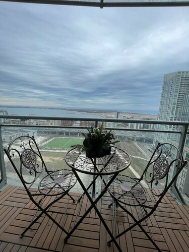 Гостиница Waterfront Dream Suites в Торонто