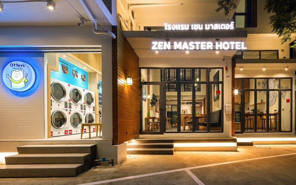 Фото Zen Master Hotel