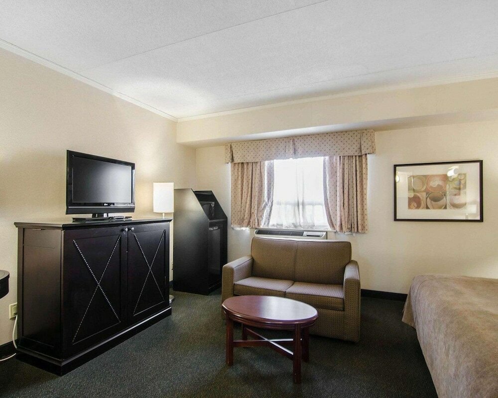 Фото Courtyard by Marriott Regina Downtown