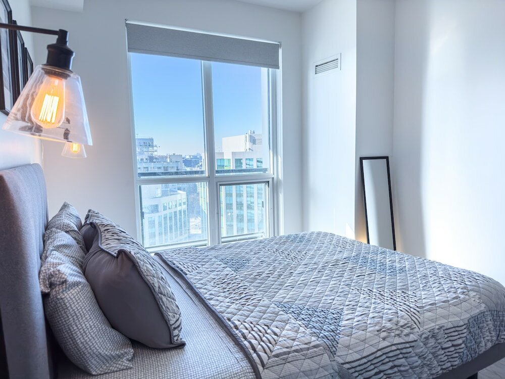 Фото Luxury Suite by Cn Tower & Free Parking