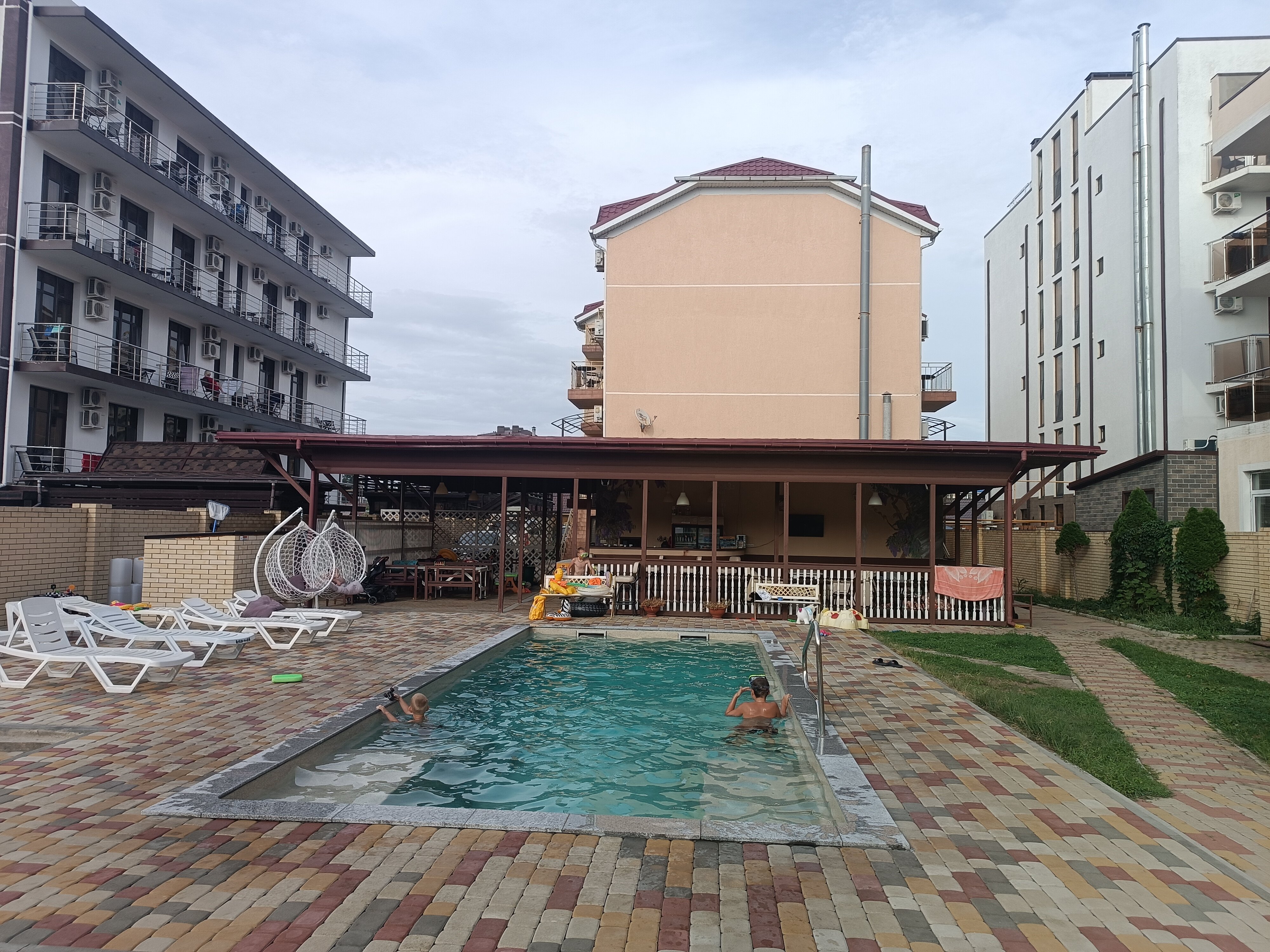 Фото отеля 1