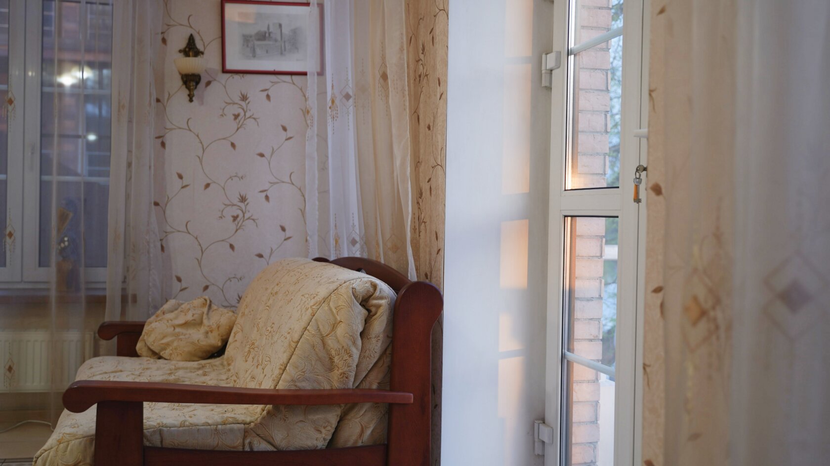 Фото Tony Wake Светлый