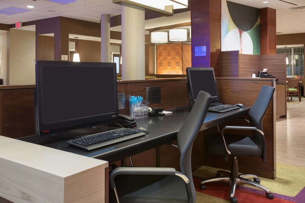 Фото Fairfield Inn & Suites by Marriott Burlington