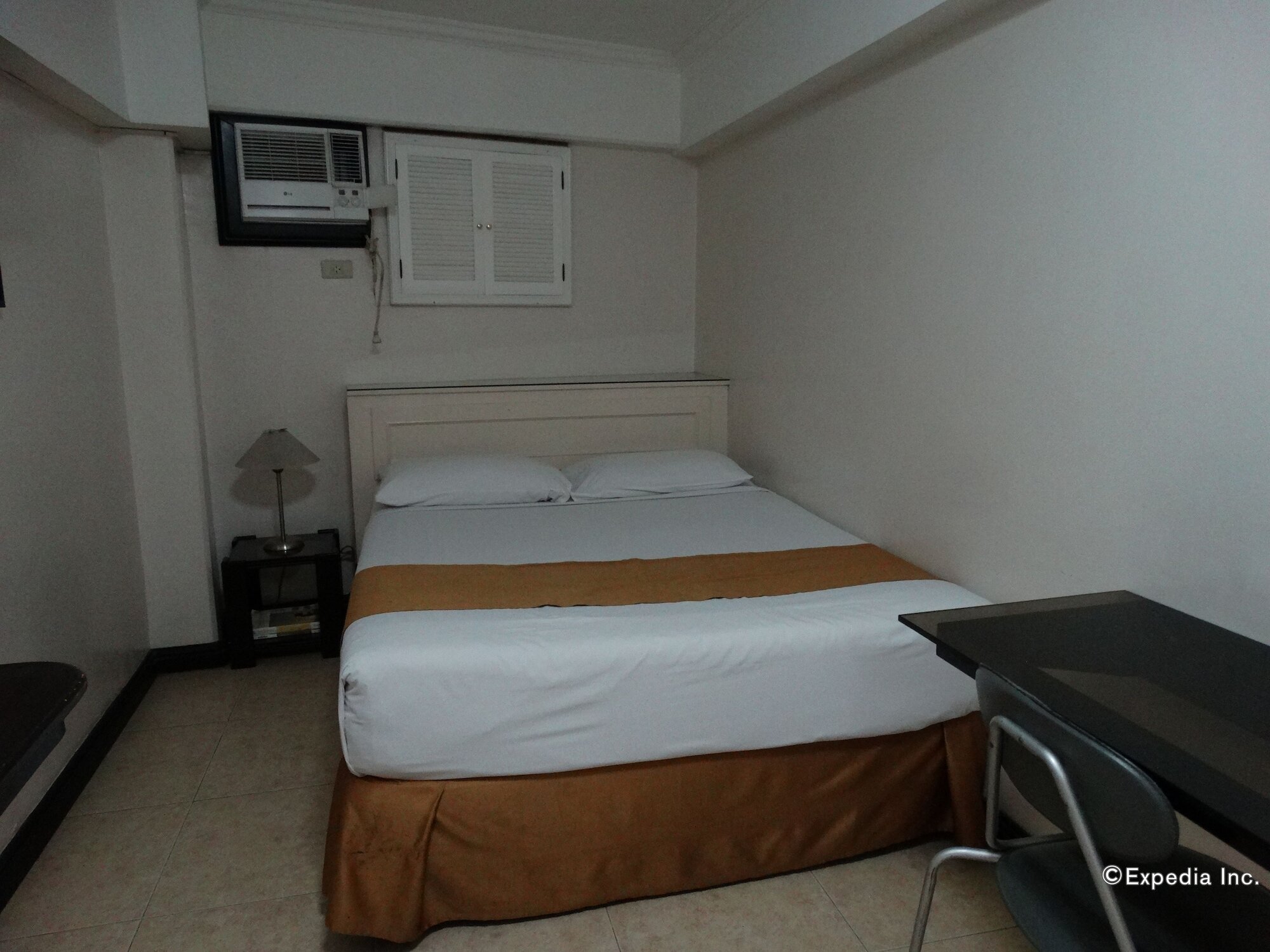 Фото Ralph Anthony Suites