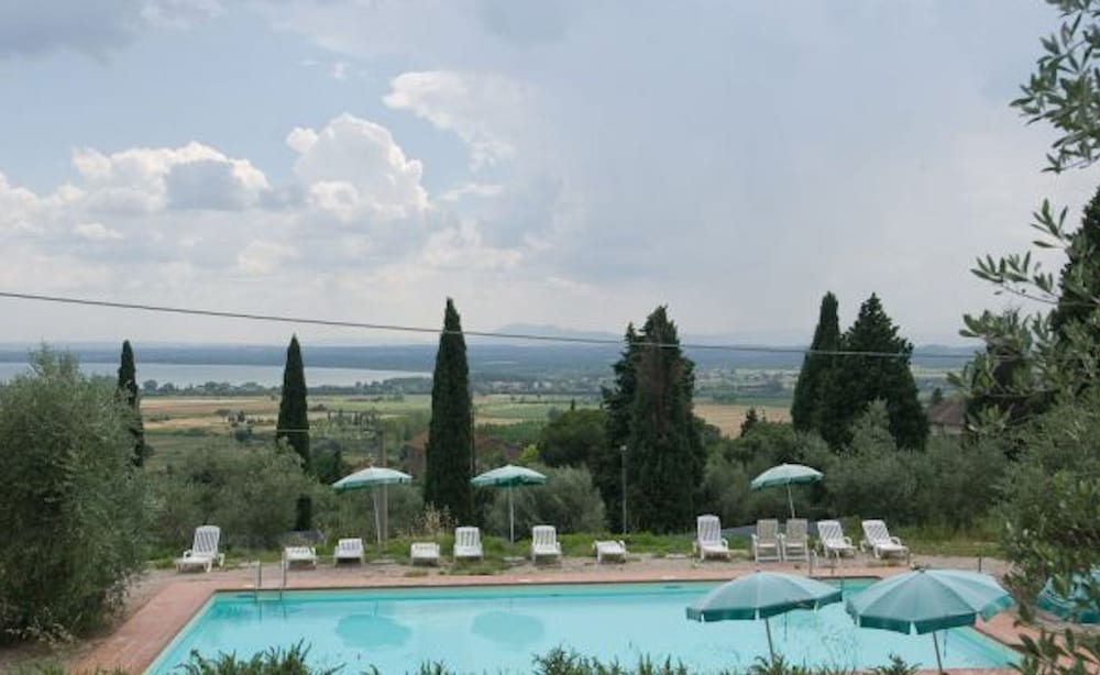 Фото Antico Casale di Montegualandro & SPA