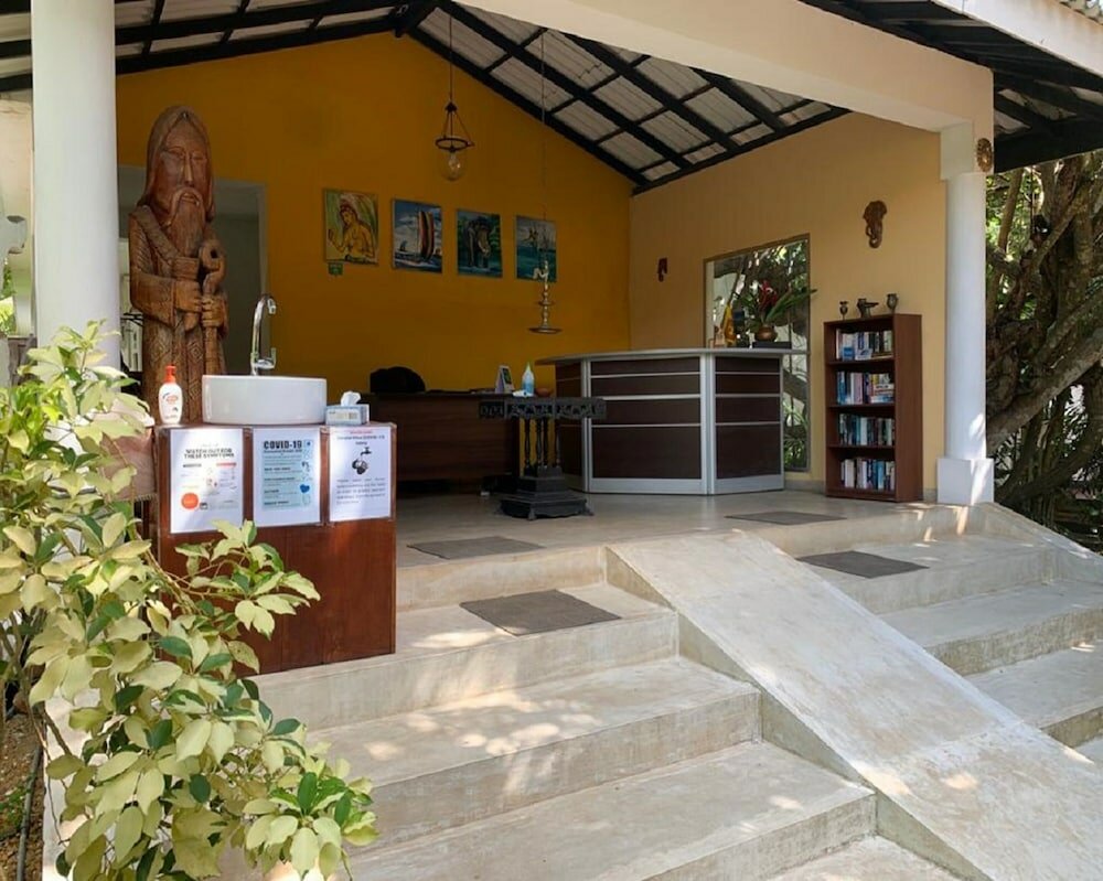 Фото Palm Beach Inn and Sea Shells Cabanas