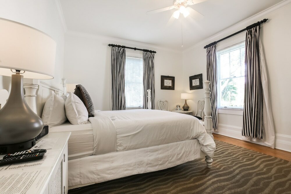 Фото Weatherstation Inn