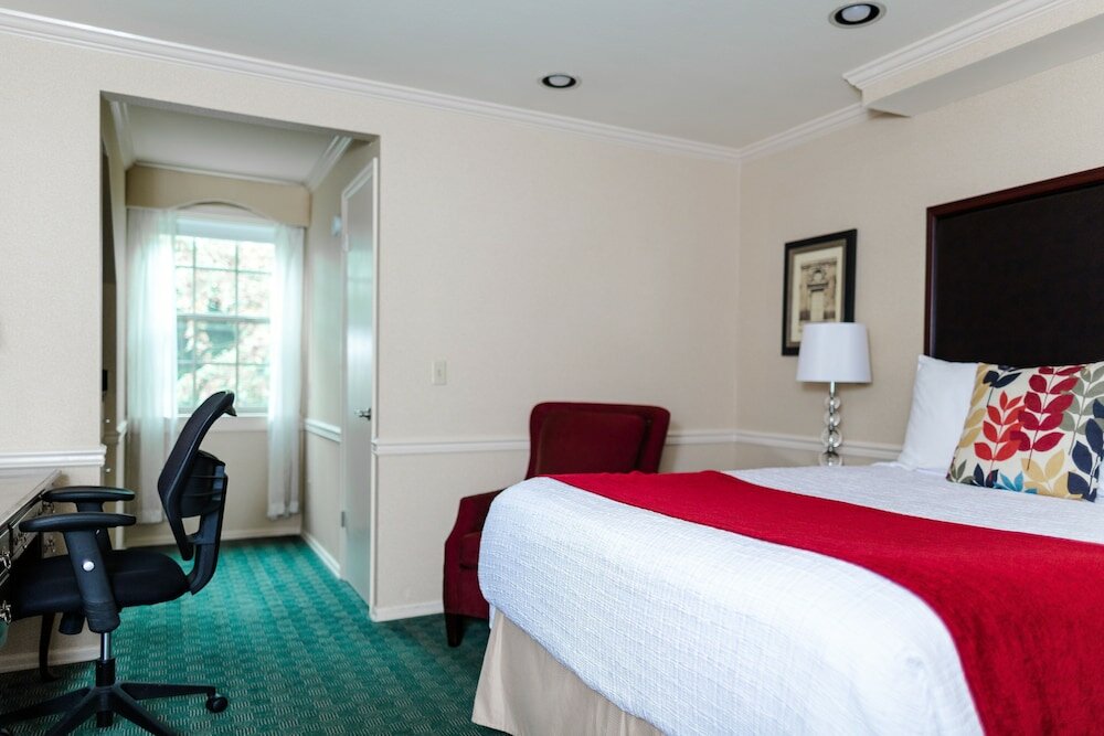 Фото Wingate by Wyndham Bellingham Heritage Inn