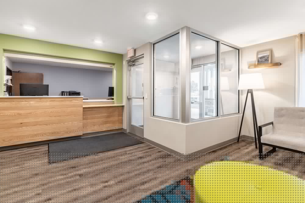 Фото WoodSpring Suites Deerfield Beach