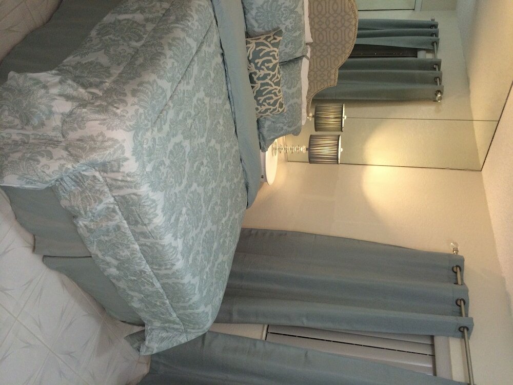 Фото Hollywood by the Sea