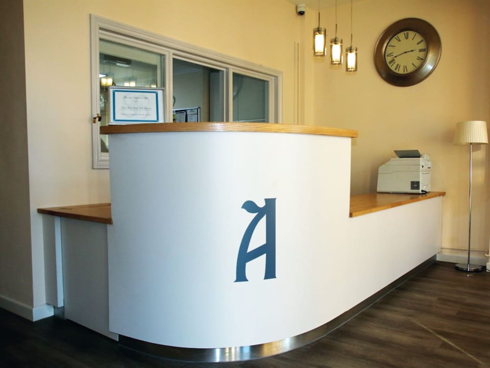 Фото Royal Ashton Hotel