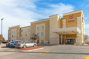 Гостиница Comfort Suites West Dallas - Cockrell Hill