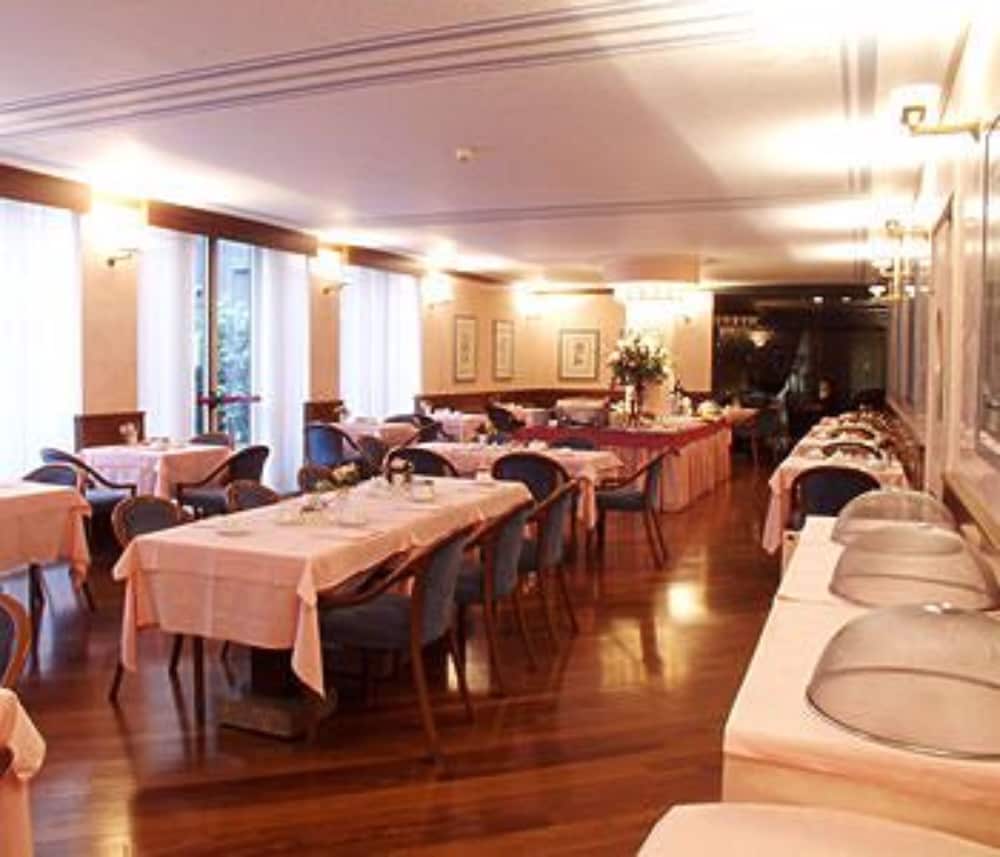 Фото Hotel Crivi's Milan