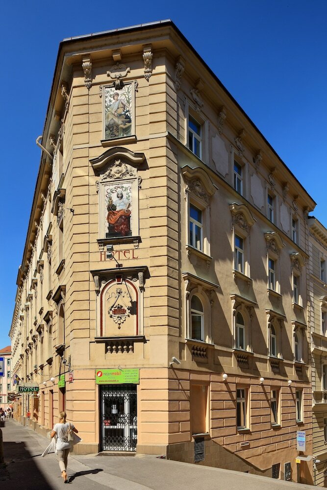 Фото Hotel Golden City Garni