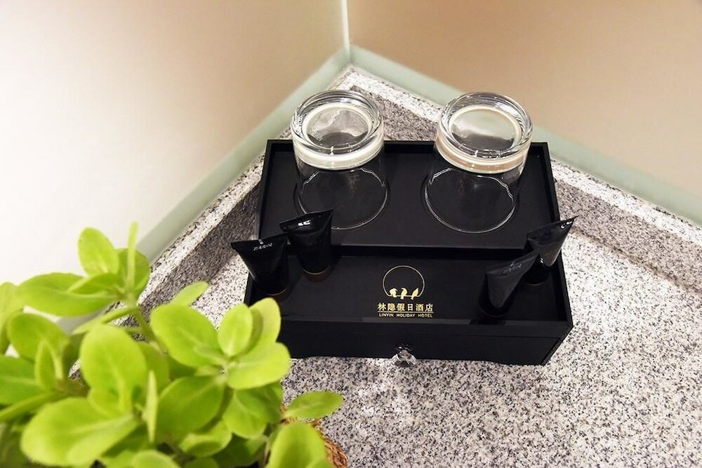 Фото Shanghai Linyin Holiday Hotel