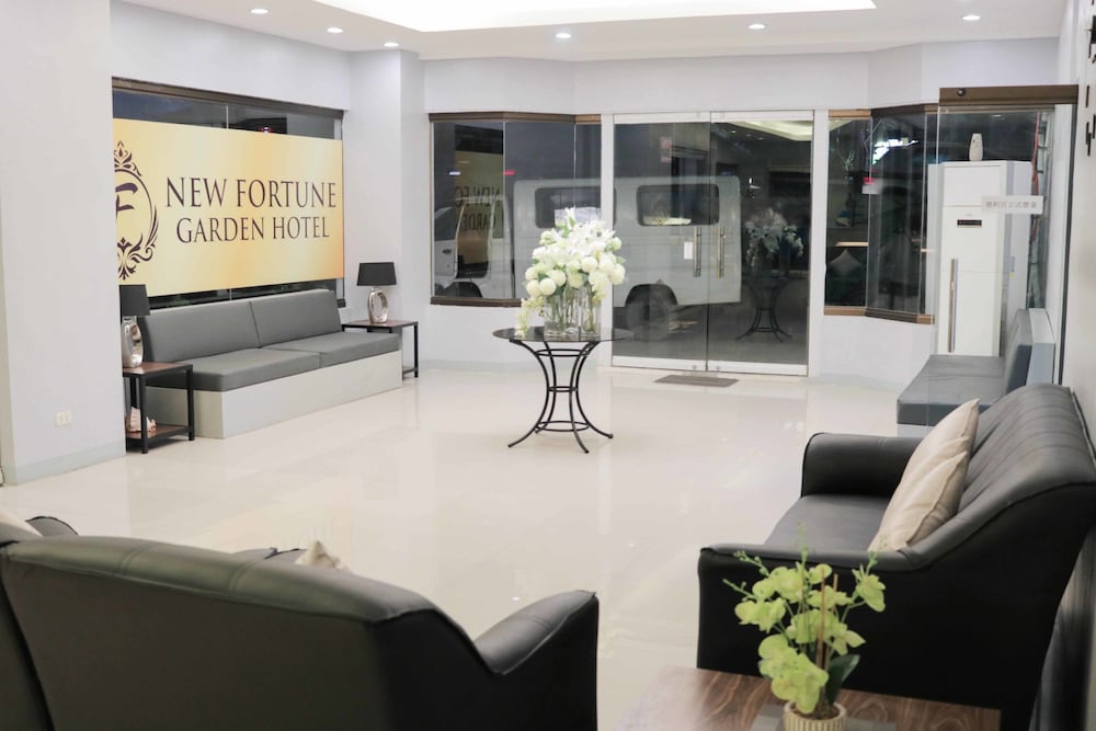 Фото RedDoorz Premium @ Wireless Mandaue Cebu