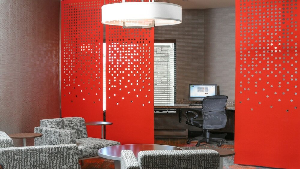 Фото Holiday Inn Express Moline - Quad Cities Area, an Ihg Hotel