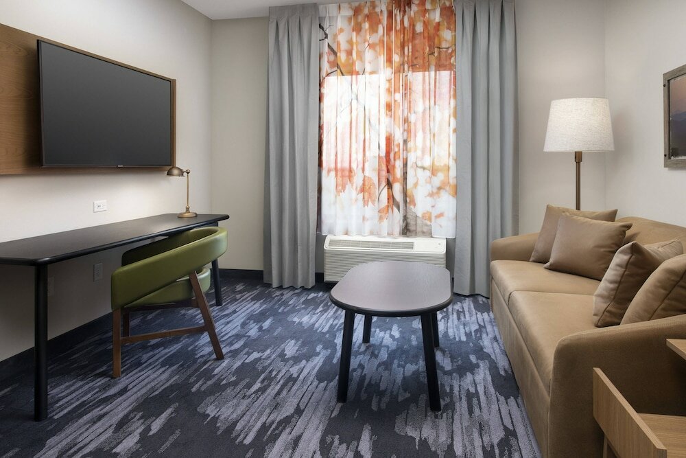 Фото Fairfield Inn & Suites by Marriott Denver Tech Center North