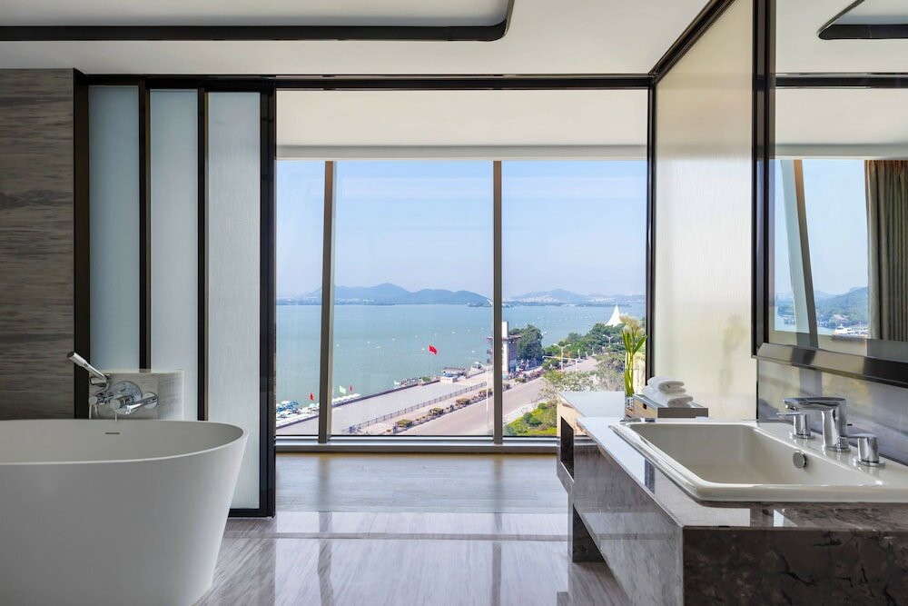 Фото Xuzhou Marriott Hotel Lakeview