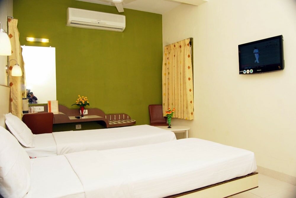 Фото Hotel Pandian