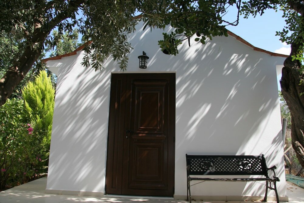 Фото Nikos Apartments