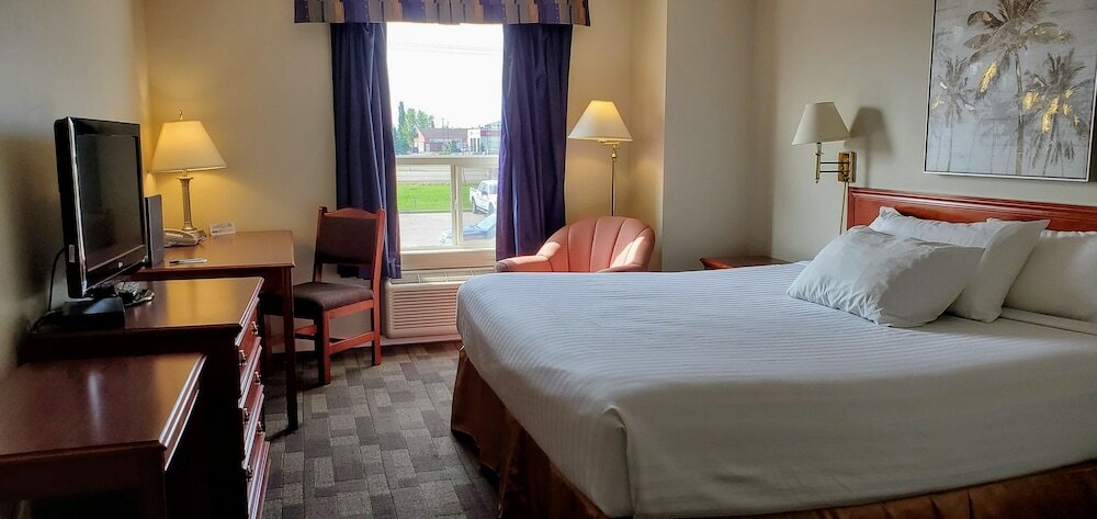 Фото Travelodge by Wyndham Stony Plain