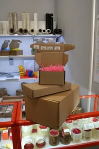 Pack-store (posyolok gorodskogo tipa Kugesi, Teplichnaya ulitsa, 11), envases y materiales de embalaje