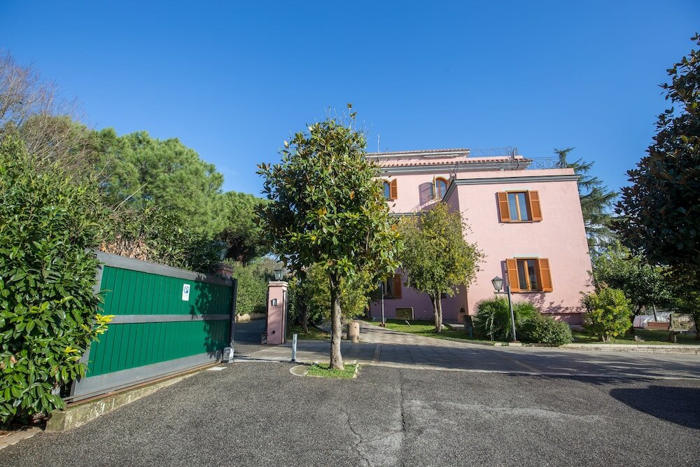 Фото Hotel Arco Di Travertino