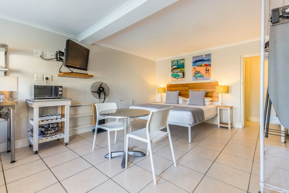 Фото Camps Bay Village