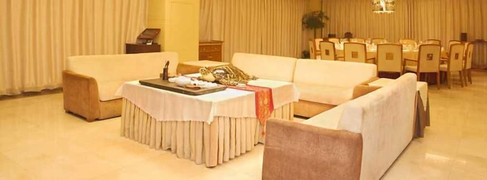 Фото The Hot Spring Hotel