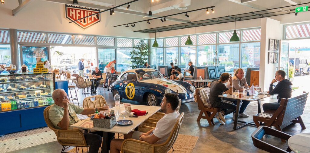 Cafe The Cars Cafe, Dubai, photo