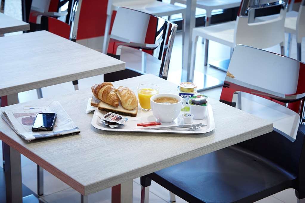 Фото Première Classe Lyon Est - Saint-Priest Eurexpo